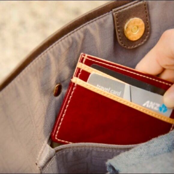 MOSHI ARIA SLIM LIGHTWEIGHT TOTE NWT - Picture 3 of 15